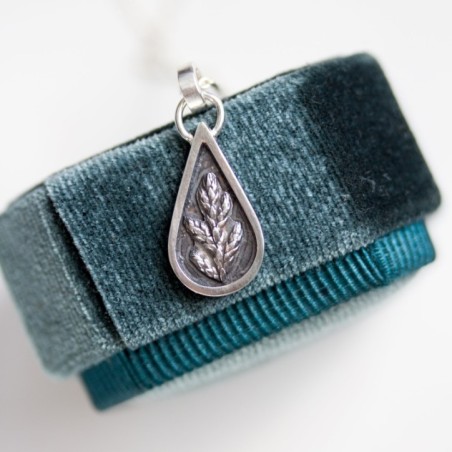Thuja - nature inspired necklace with a Thuja leaf