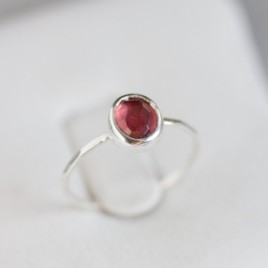 Garnet ring - stackable ring with oval Rhodolite Garnet