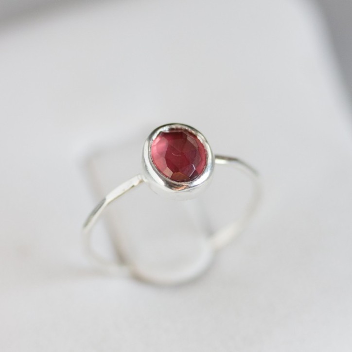 Garnet ring - stackable ring with oval Rhodolite Garnet