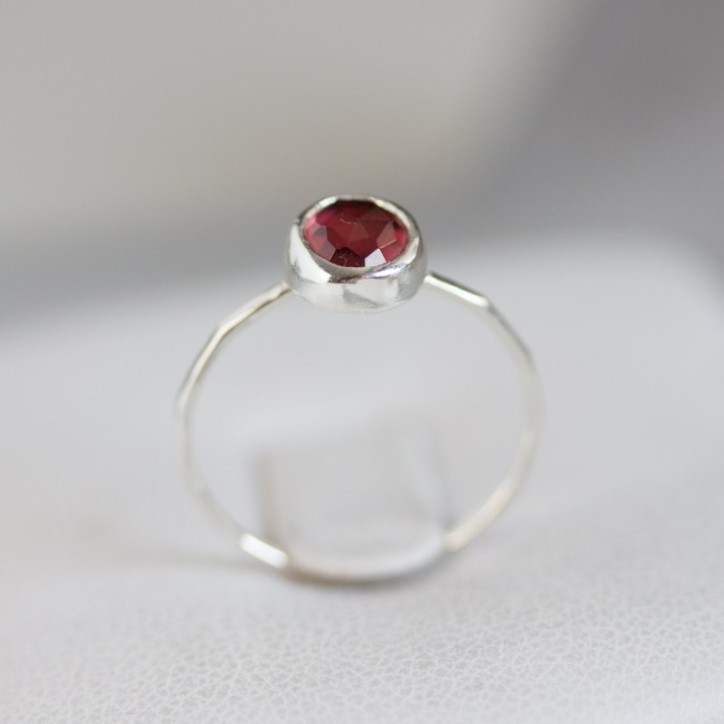 Garnet ring - stackable ring with oval Rhodolite Garnet