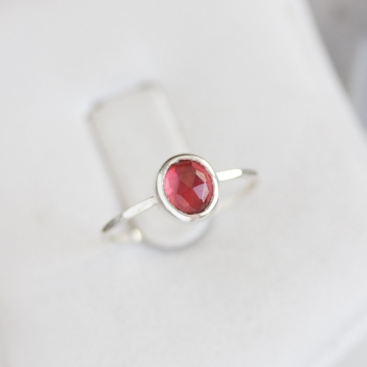 Garnet ring - stackable ring with oval Rhodolite Garnet