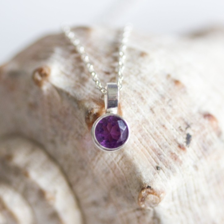 Amethyst necklace - basics for February