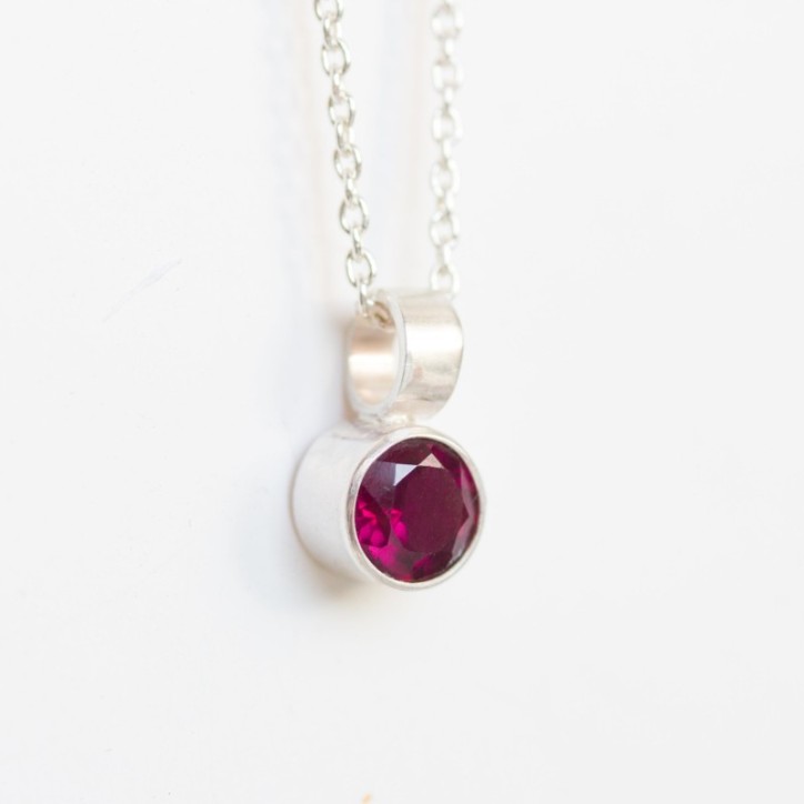 Garnet necklace - basics for January