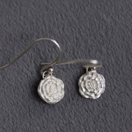 Dangle earrings with silver zinnia flowers