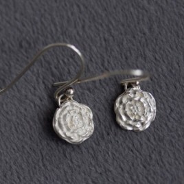 Dangle earrings with silver zinnia flowers
