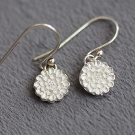 Dangle earrings with silver dahlia flowers