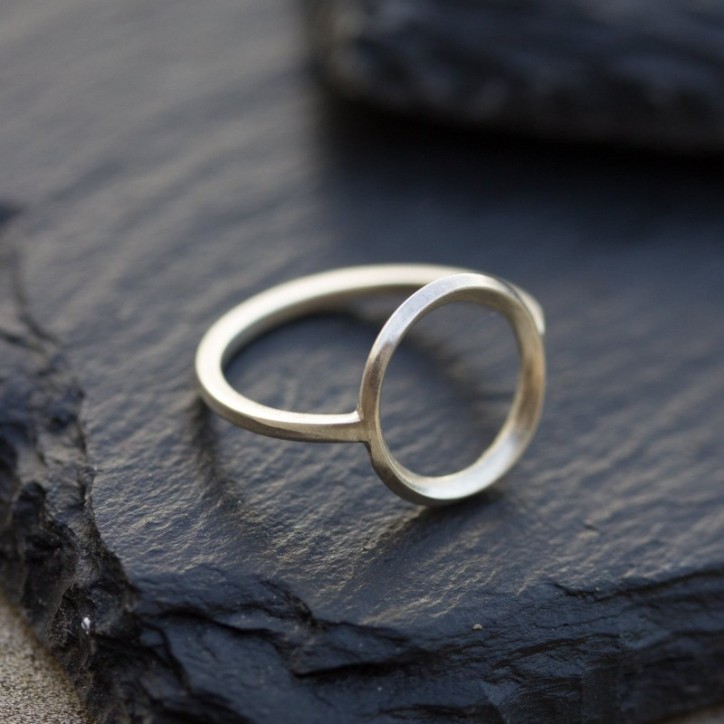 Circle ring - sterling silver or gold