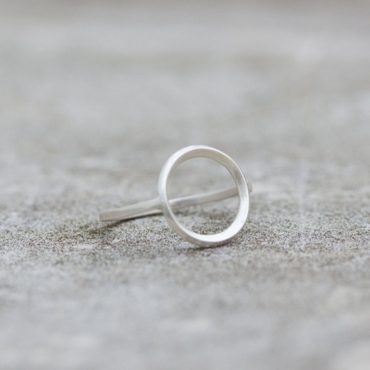 Circle ring - sterling silver or gold