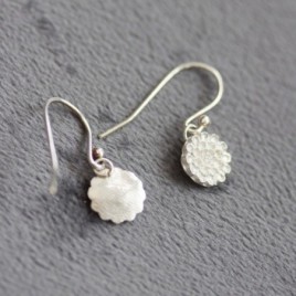 Dangle earrings with silver dahlia flowers