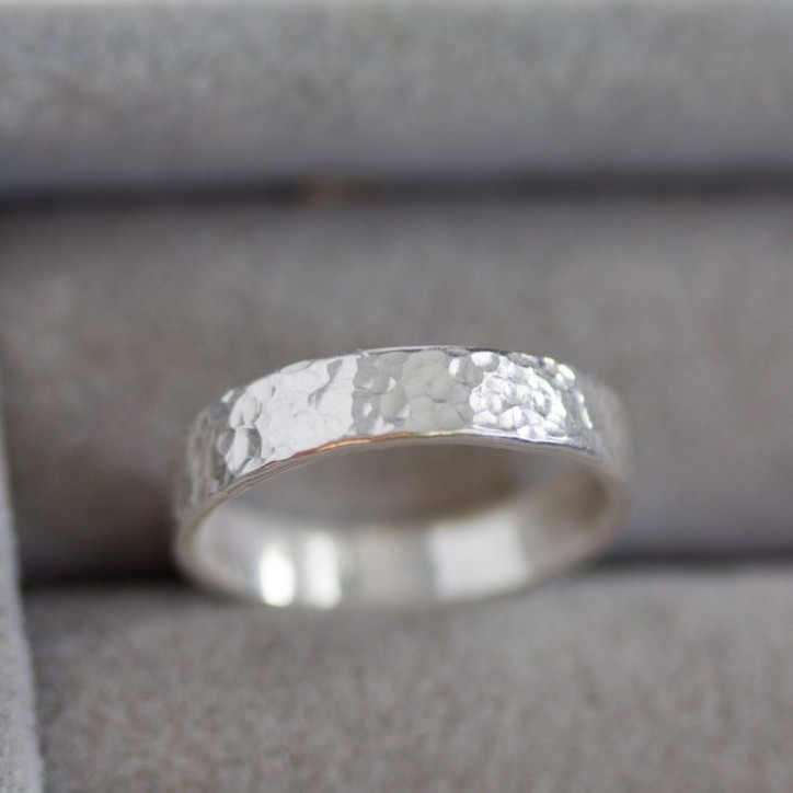 Textured ring with personalized inscription on the inside, 2, 3 or 4mm w