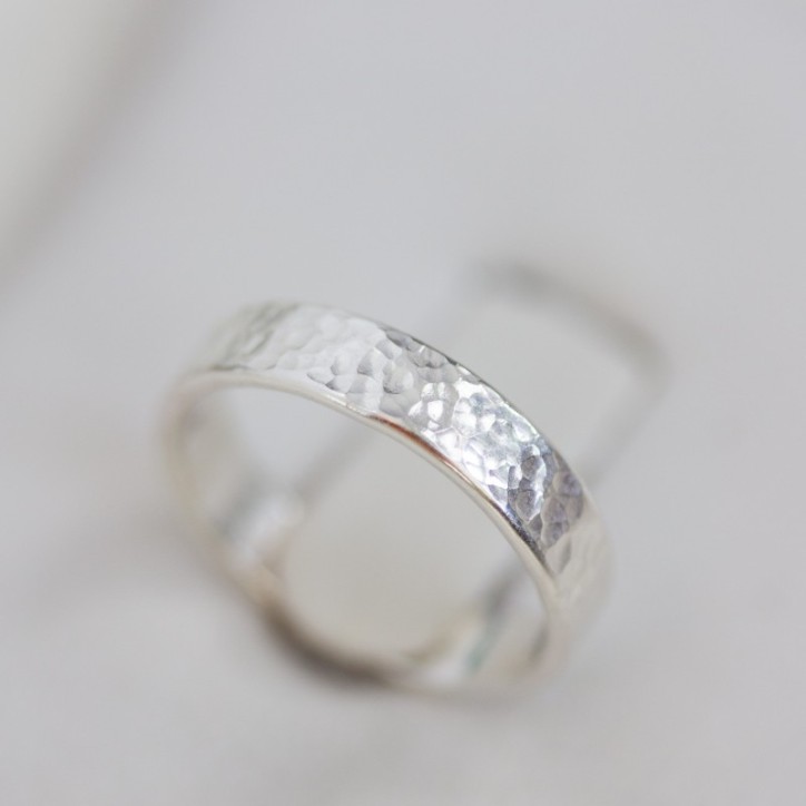 Textured ring with personalized inscription on the inside, 2, 3 or 4mm w