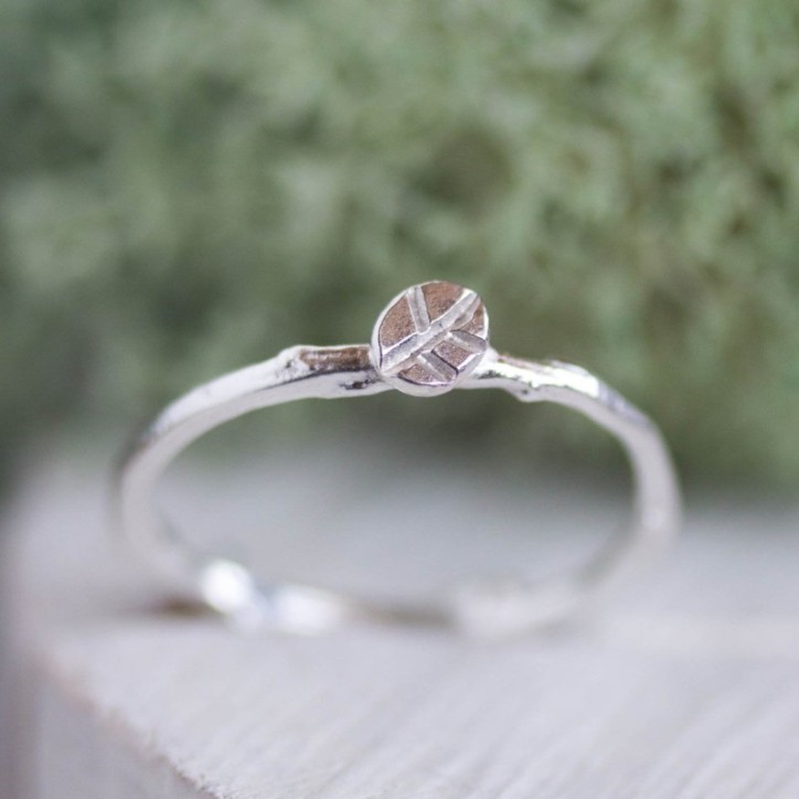 Twig ring with a tiny leaf - fine silver branch ring, Nature inspired Twig ring with a tiny leaf - fine silver branch ring, Nature inspired