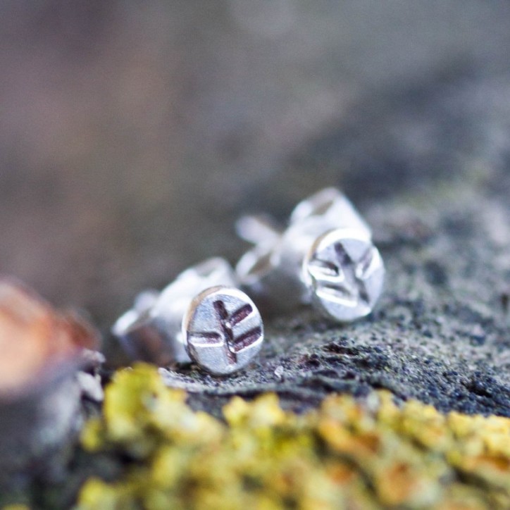 Tiny leaves - stud earrings, primitive leaf impression