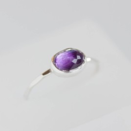 Oval Amethyst ring - skinny stackable ring