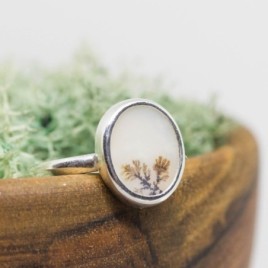 Dendritic agate ring, oval