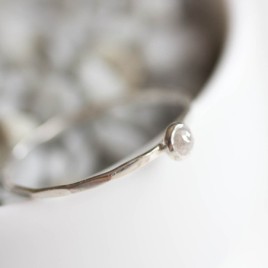 Grey Diamond - stackable ring with 3mm rose cut diamond