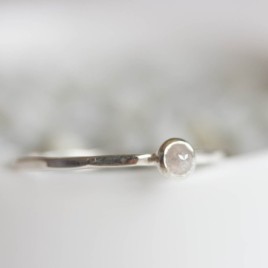 Grey Diamond - stackable ring with 3mm rose cut diamond