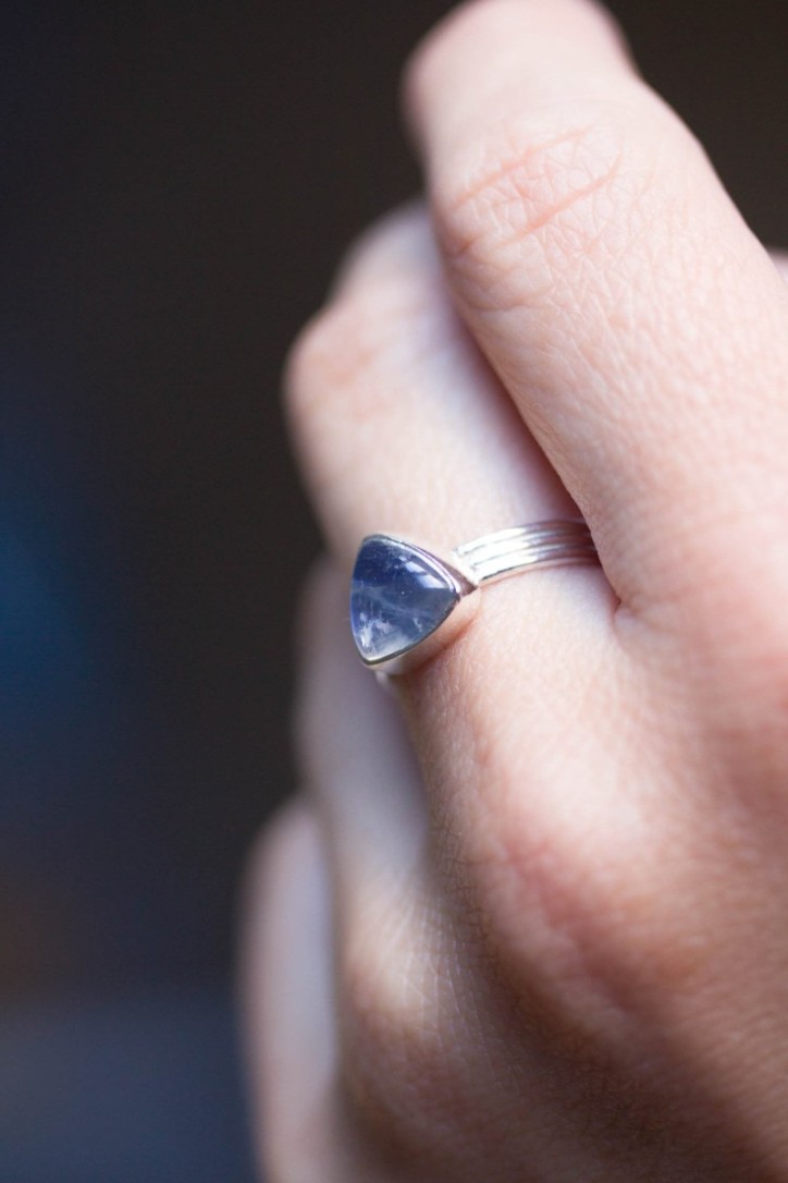 Rainbow moonstone Trillion ring in Sterling Silver Rainbow moonstone Trillion ring in Sterling Silver