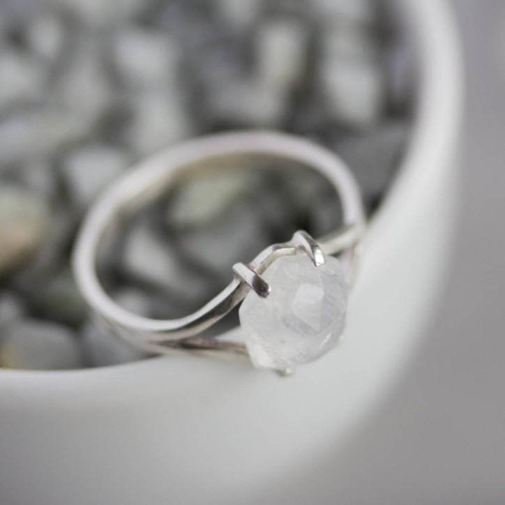 Moonstone ring, solitaire ring with hexagon Rainbow Moonstone gemstone Moonstone ring, solitaire ring with hexagon Rainbow Moonstone gemstone
