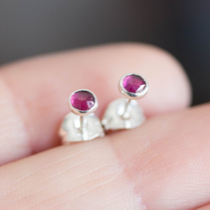 Rhodolite (pink) Garnet stud earrings Rhodolite (pink) Garnet stud earrings