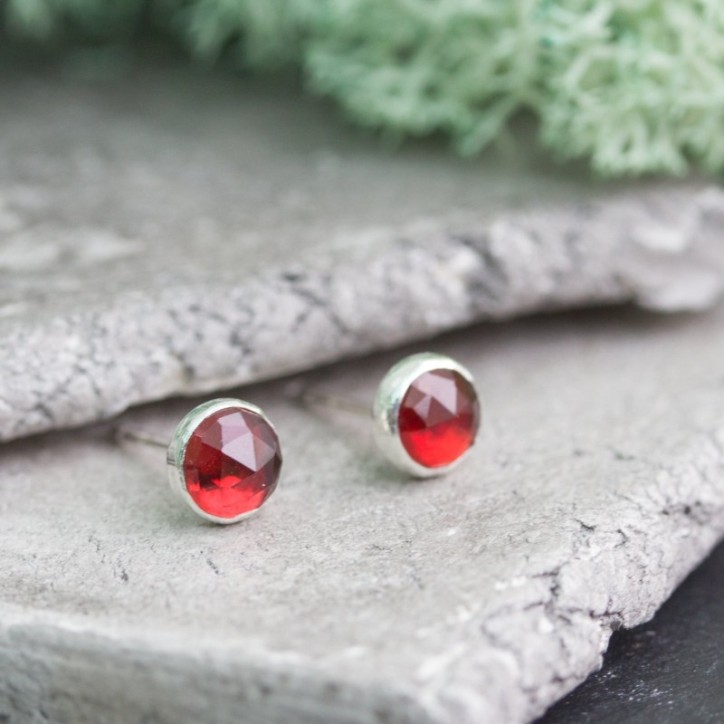 Almandine (red) Garnet stud earrings Almandine (red) Garnet stud earrings