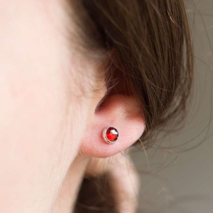 Almandine (red) Garnet stud earrings Almandine (red) Garnet stud earrings