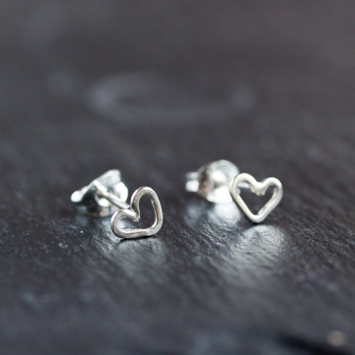 Tiny hearts - minimal stud earrings, simple every day studs