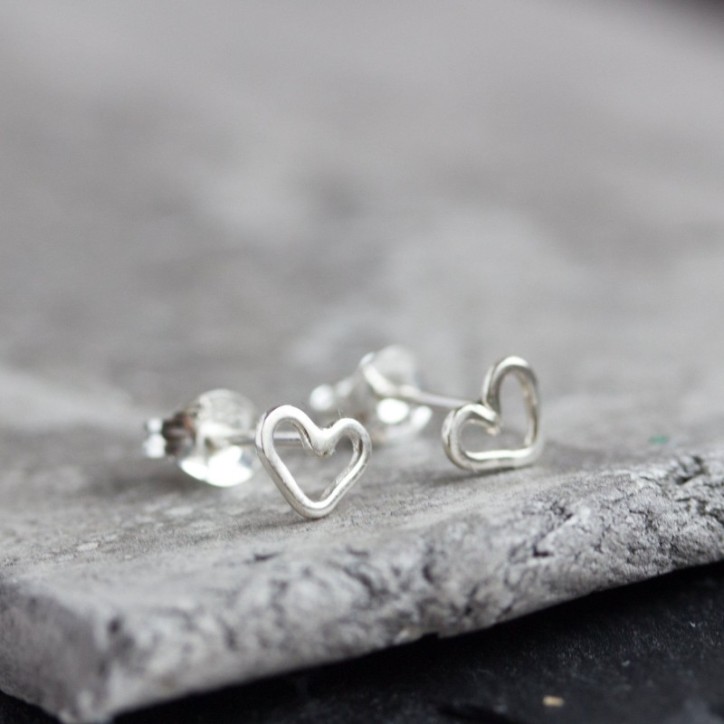 Tiny hearts - minimal stud earrings, simple every day studs