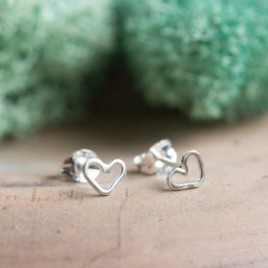 Tiny hearts - minimal stud earrings, simple every day studs