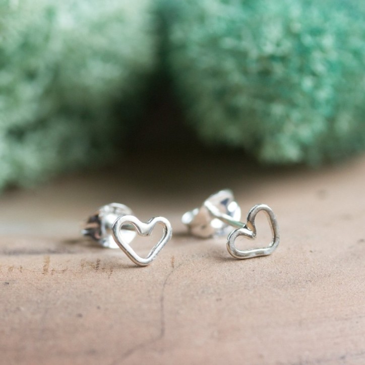 Tiny hearts - minimal stud earrings, simple every day studs