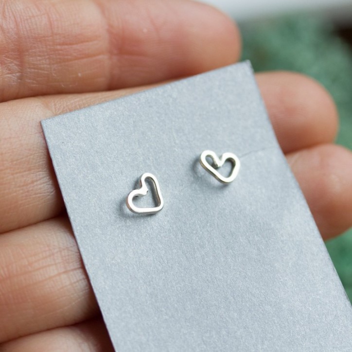 Tiny hearts - minimal stud earrings, simple every day studs