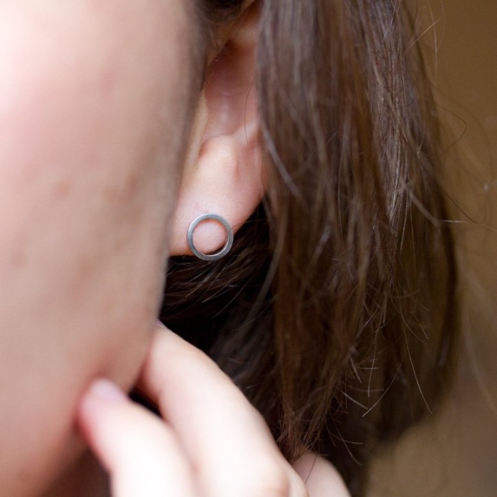 Small circle sterling silver stud earrings