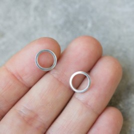 Small circle sterling silver stud earrings