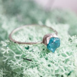 Raw Apatite ring in sterling silver, blue stone