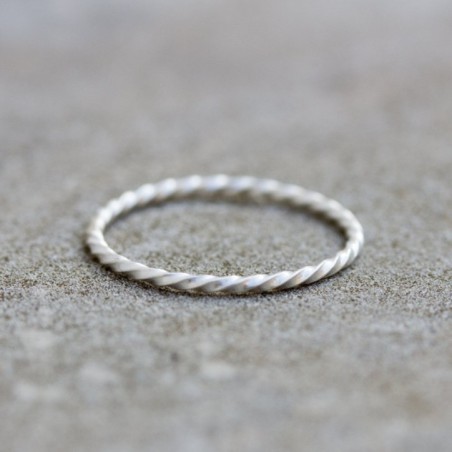 White Twist - sterling silver stackable ring