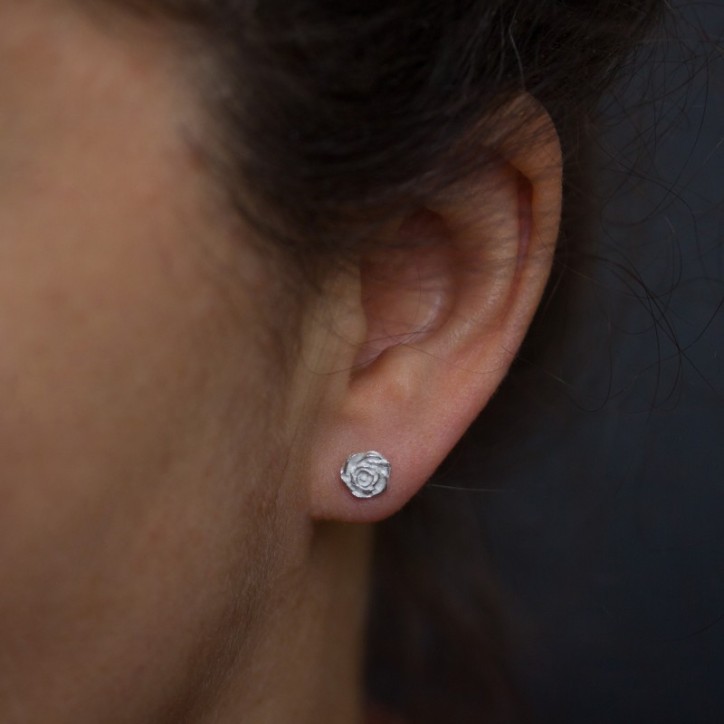 Roses stud earrings