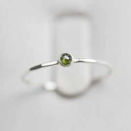 Green Diamond - stackable ring with 3mm rose cut diamond
