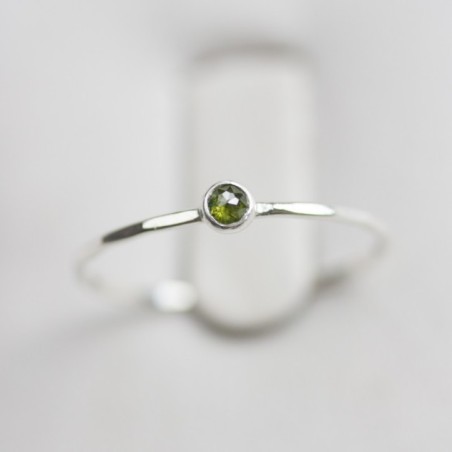 Green Diamond - stackable ring with 3mm rose cut diamond