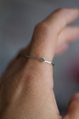 Green Diamond - stackable ring with 3mm rose cut diamond