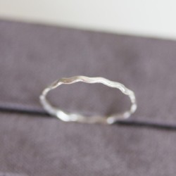 Skinny wave ring - tiny stackable ring