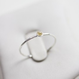 Pale yellow Diamond - stackable ring with 3mm rose cut diamond