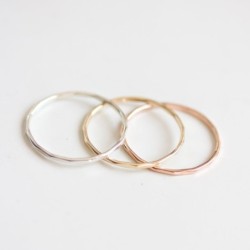 Skinny wave ring - tiny stackable ring