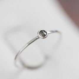 Salt and Pepper Diamond - stackable ring with 3mm rose cut diamond