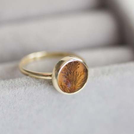 Dendritic agate ring, round, solid gold