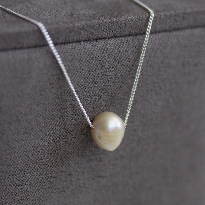 Sterling silver necklace with a keshi pearl bead