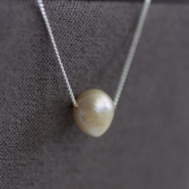 Sterling silver necklace with a keshi pearl bead