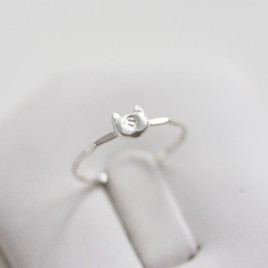 Initial ring with hand stamping in a cat head shape