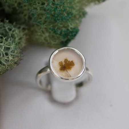 Dendritic agate ring, round