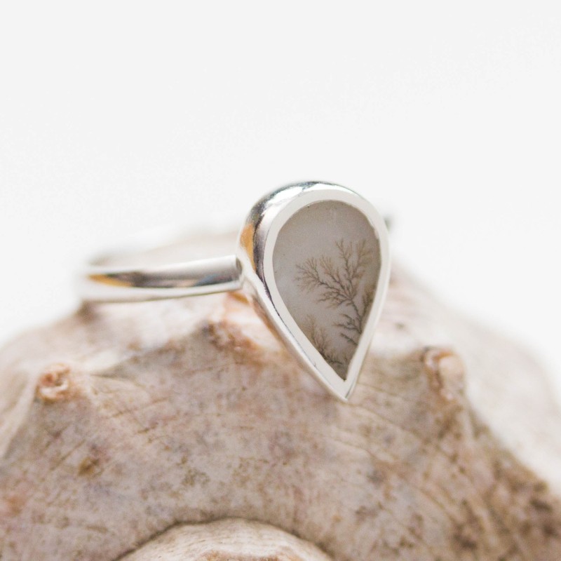 Dendritic agate ring, drop